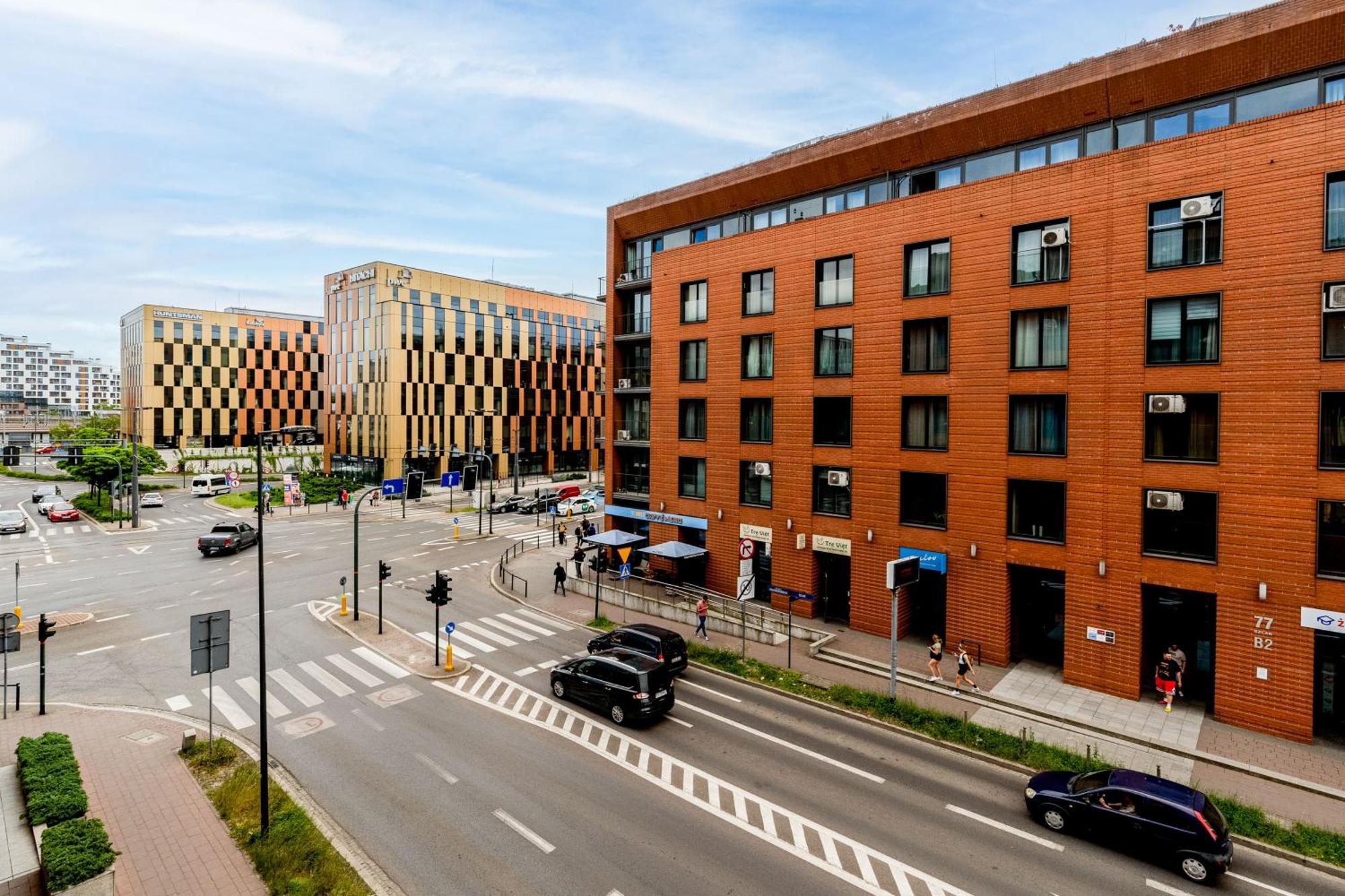 Modern Ii With Free Underground Parking Apartment *