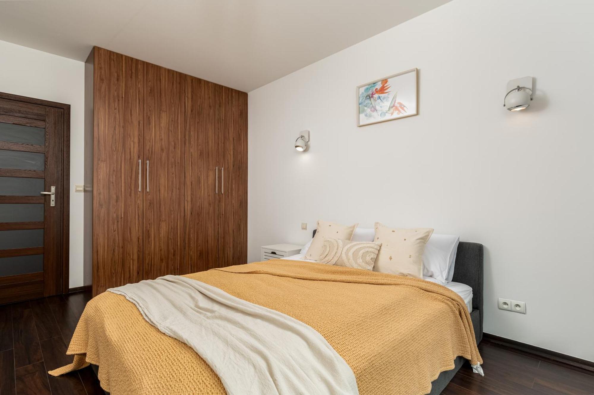 Modern Ii With Free Underground Parking Apartment