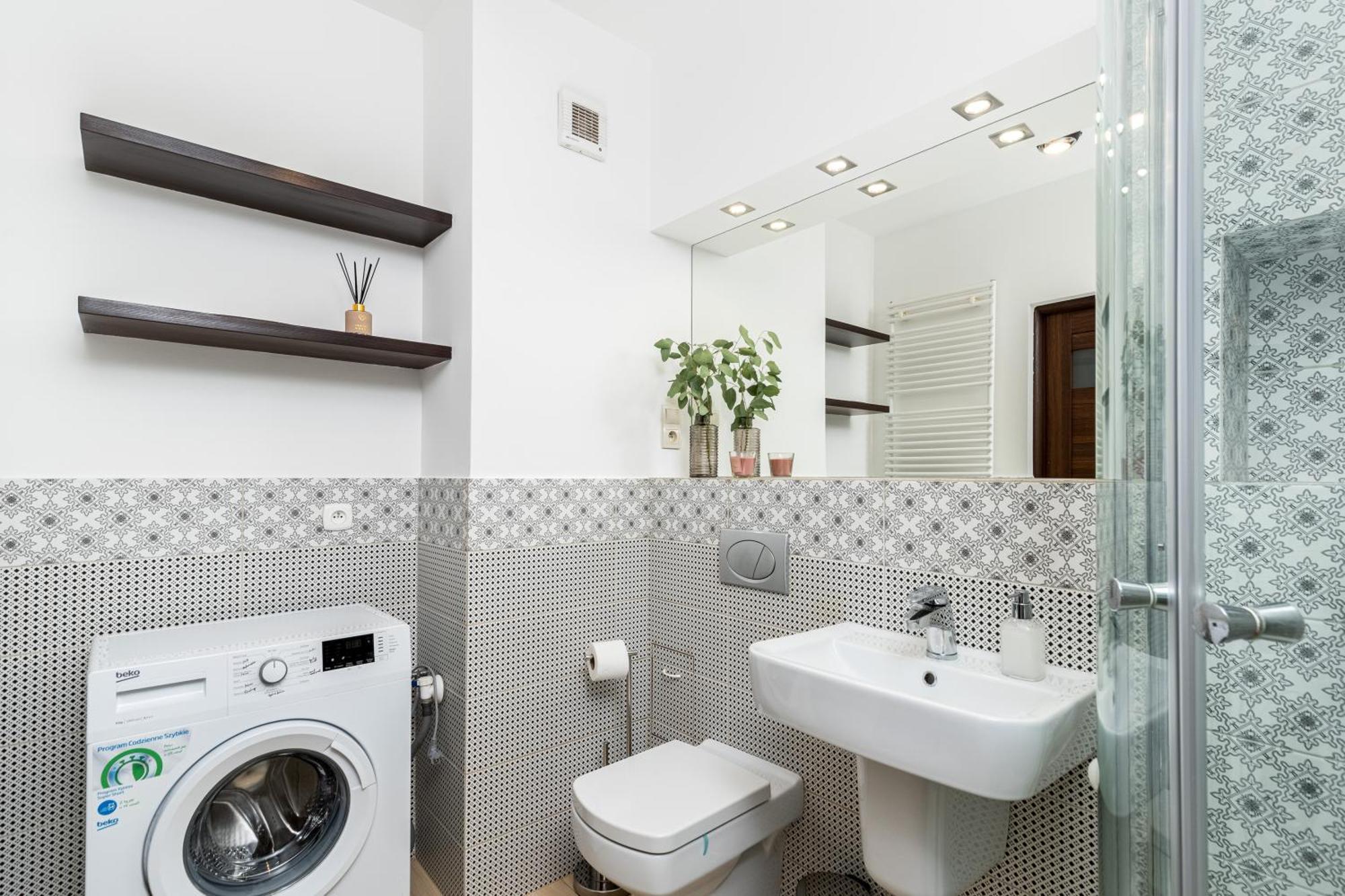 Modern Ii With Free Underground Parking Apartment *